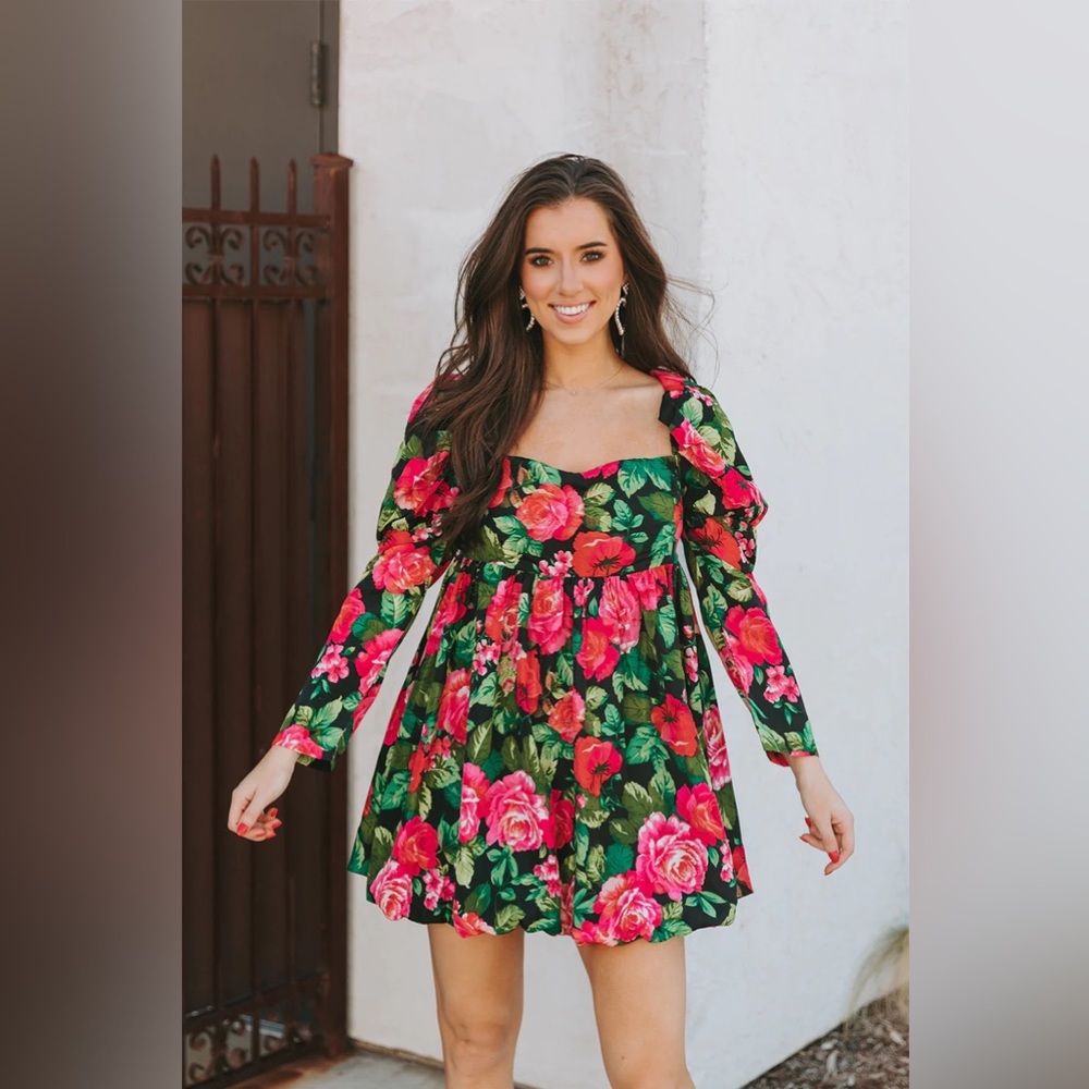 NWT buddy love STASSIE PUFF SLEEVE BABYDOLL DRESS
- ROSA flower print Sz Xs